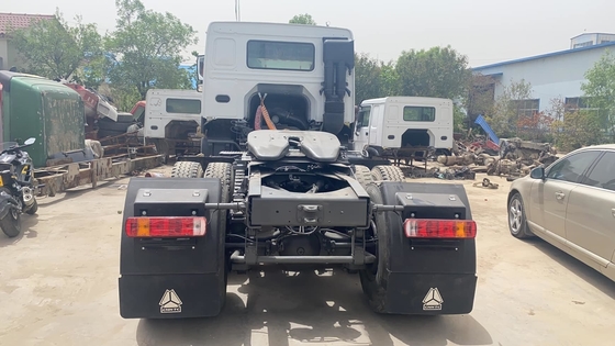 ट्यूबलेस टायर डिजाइन प्रयुक्त Sinotruk HOWO 371 ट्रक हेड ट्रैक्टर डंप ट्रक छूट पर